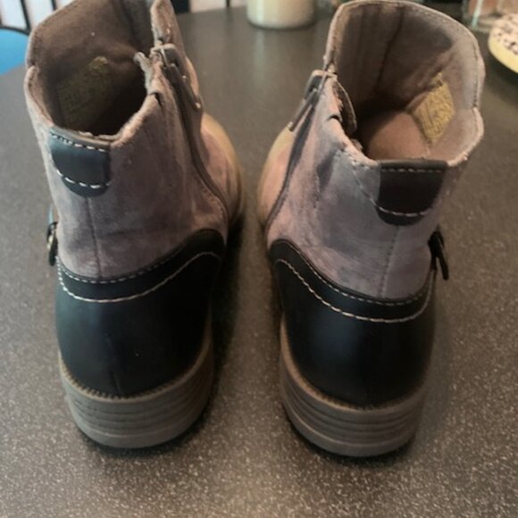 Women's Ankle Boots/Gray/Black/Buckle! - Picture 5 of 7